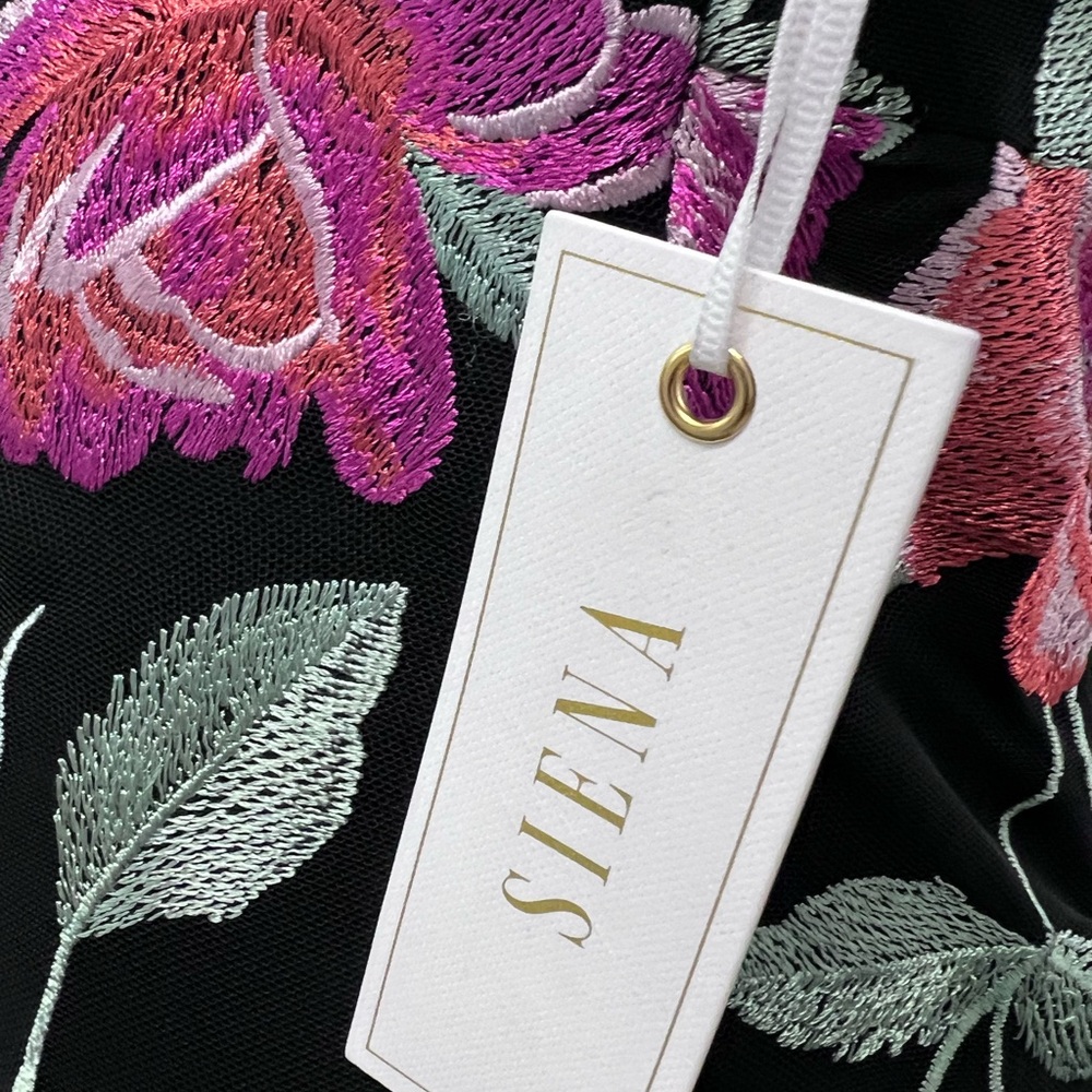 NWT $138 Siena Floral Dress - Picture 7 of 10